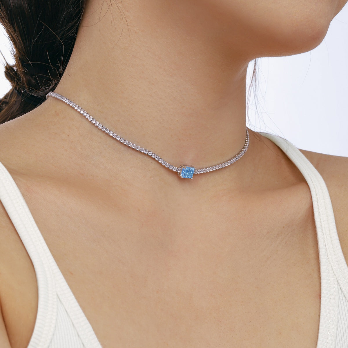 Angela Jewelry]2.0 carat Ornate Emerald Cut Necklace