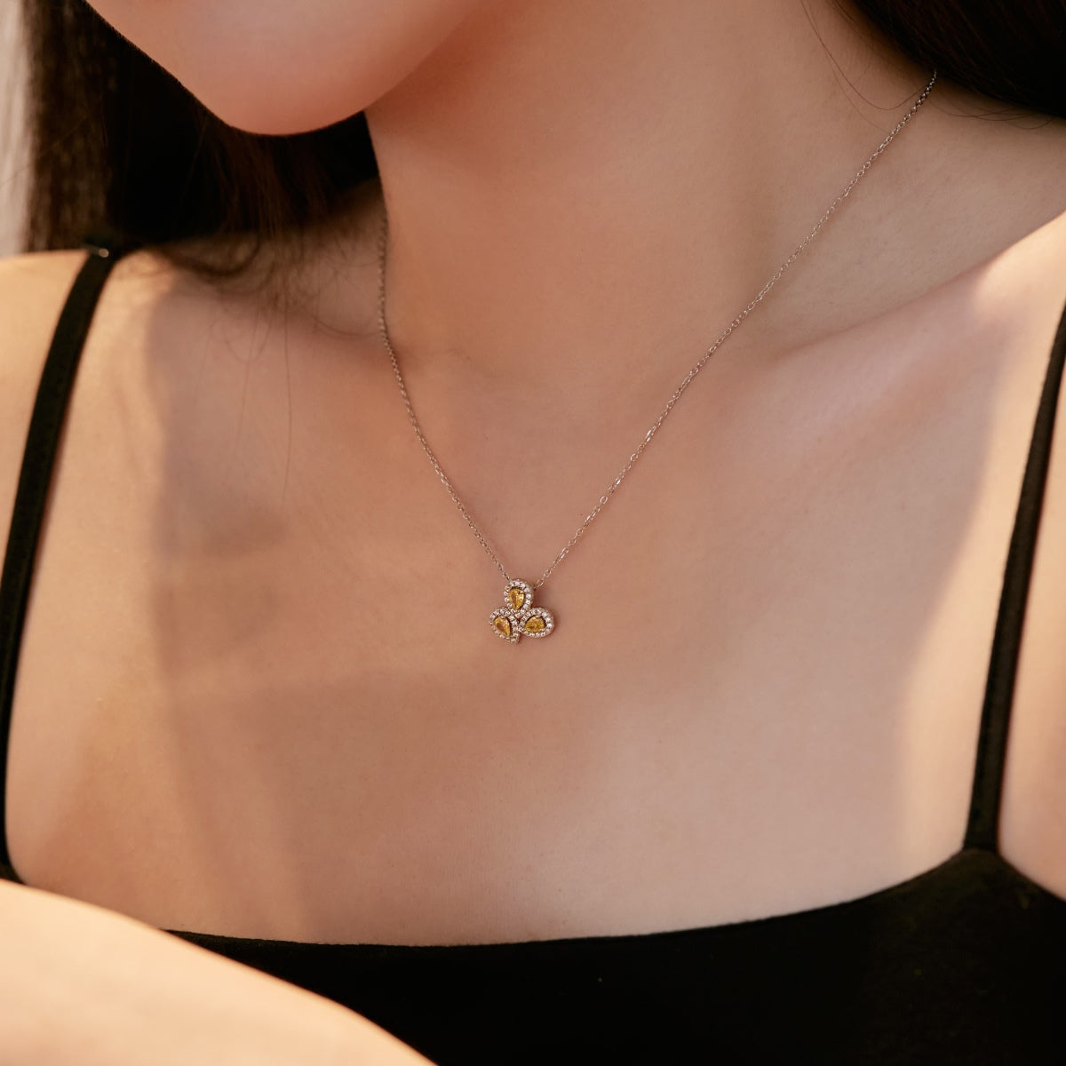 Angela Jewelry]Elegant Flower Shape Pear Cut Necklace