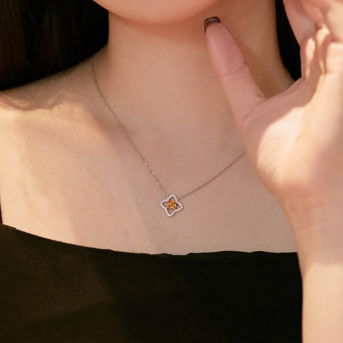 Angela Jewelry]Exquisite Flower Shape Princess Cut Necklace