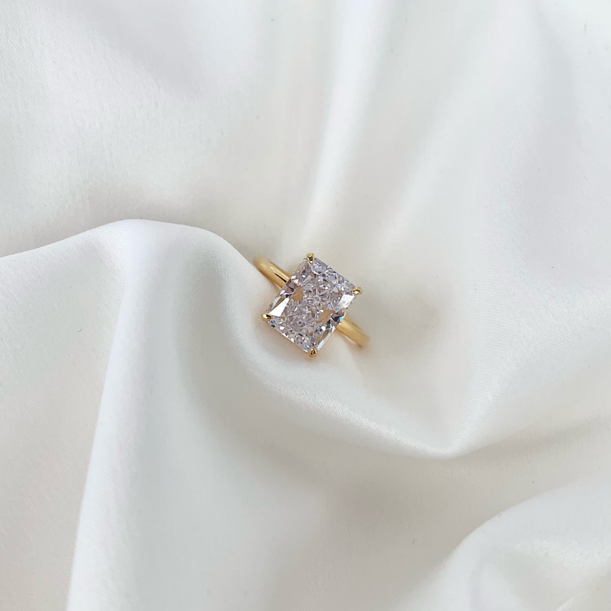 Angela Jewelry]4.0 Carat Ornate Enchanting Radiand Cut Banquet Ring