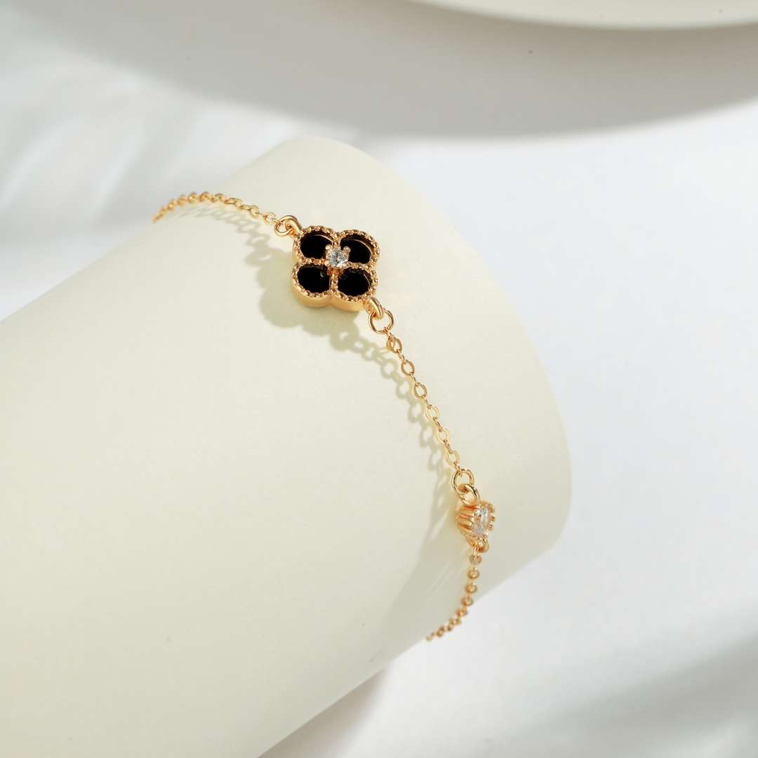 Angela Jewelry]Delicate Four Leaf Clover Bracelet