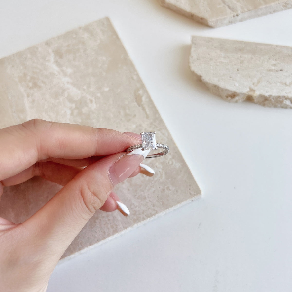 Angela Jewelry]2.0 Carat Dazzling Sparkling Radiant Cut Party Ring