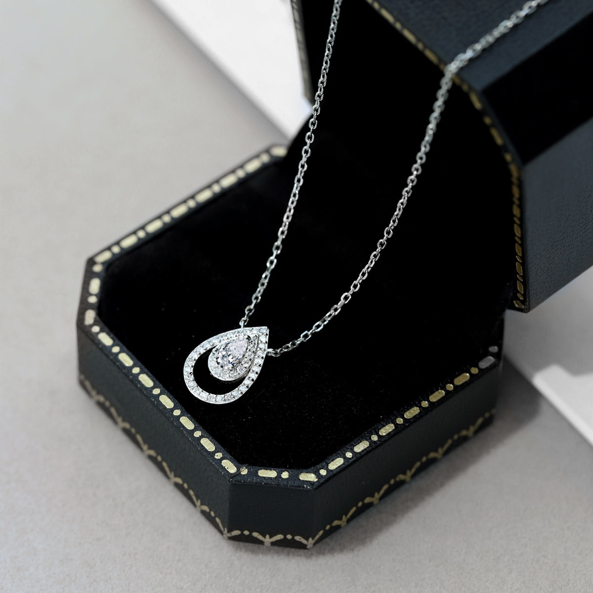 Angela Jewelry]Sparkling Pear Cut Necklace
