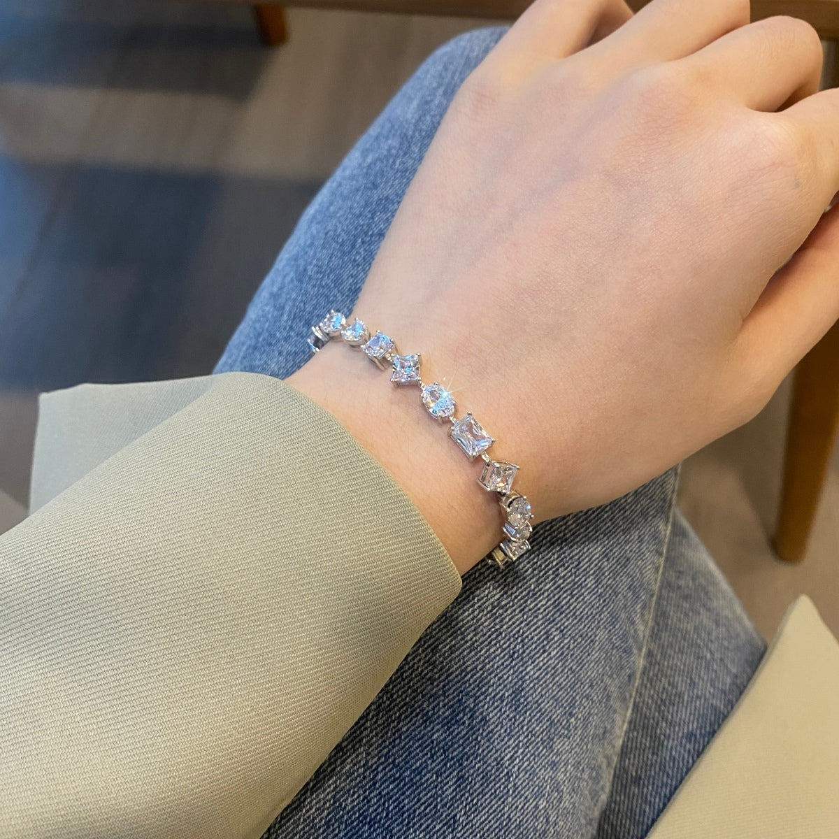 Angela Jewelry]Unique Exquisite Multi Cut Daily Bracelet