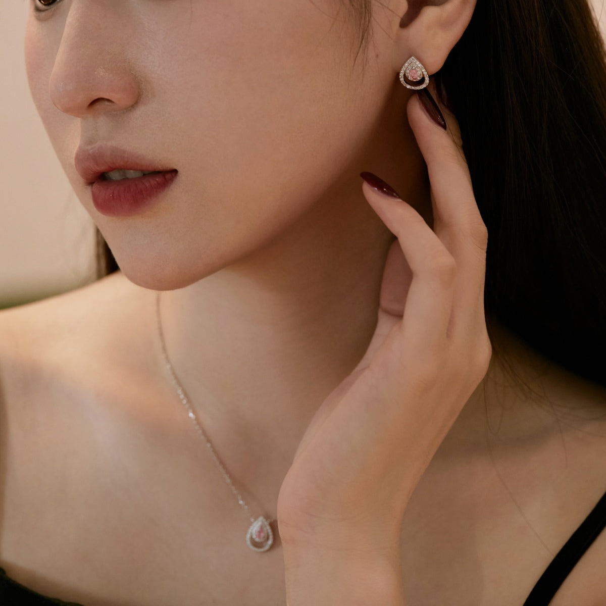 Angela Jewelry]Sparkling Delicate Water Drop Shape Daily Earrings