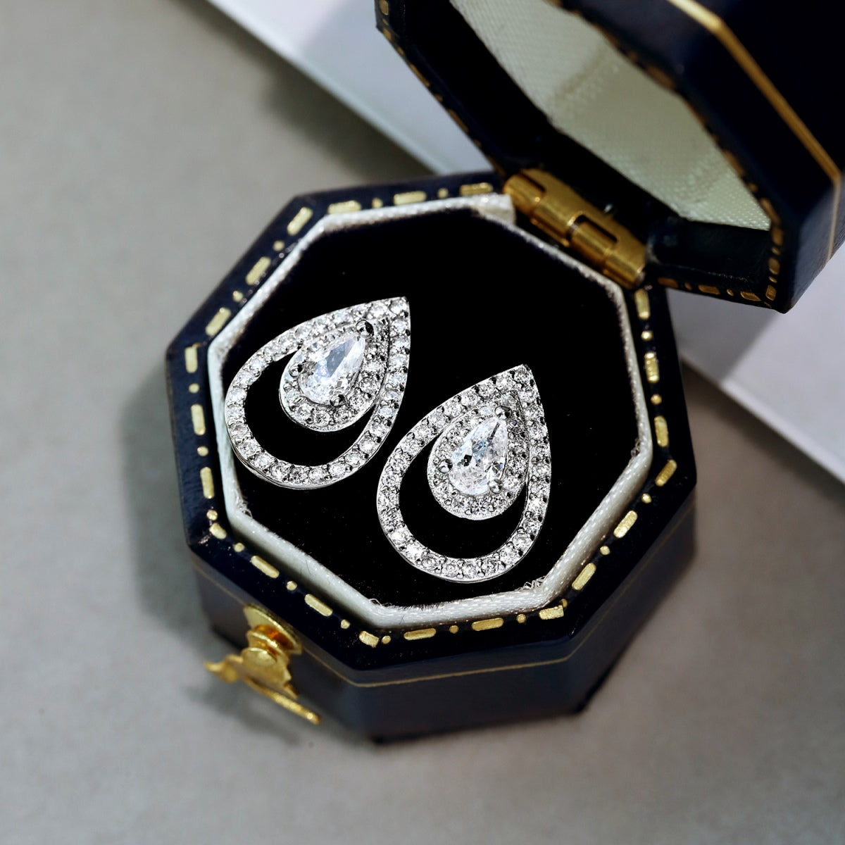 Angela Jewelry]Sparkling Delicate Water Drop Shape Daily Earrings