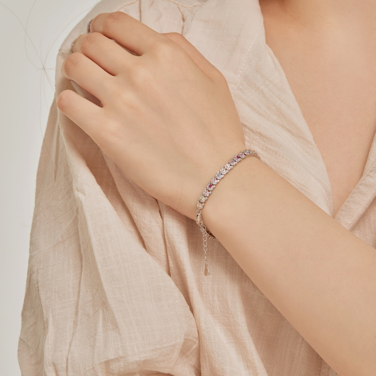 Angela Jewelry]Delicate Colorful Multi Cut Daily Bracelet