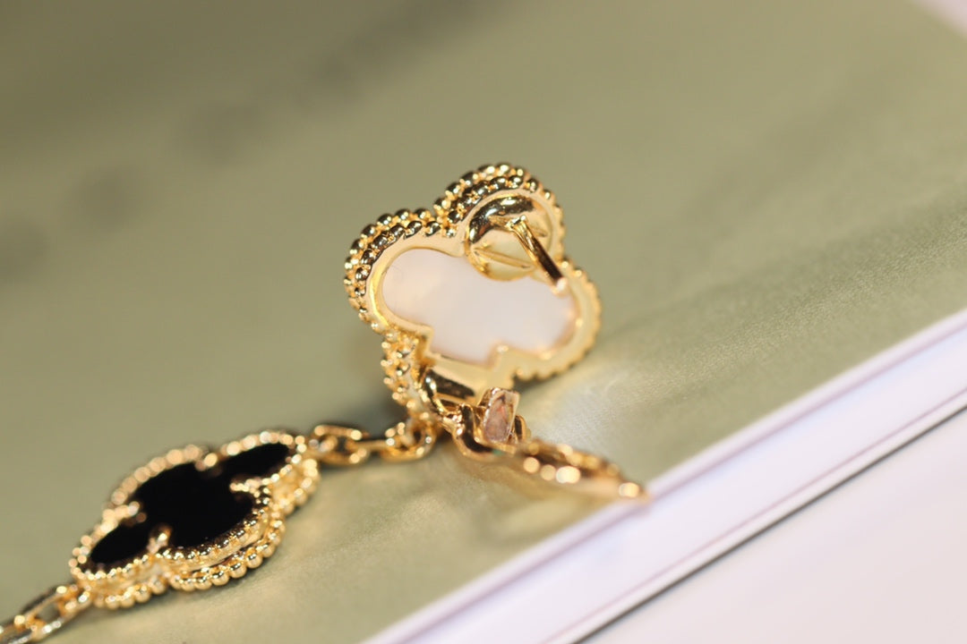 [Angela Jewellery]CLOVER EARRINGS GOLD ONYX MOP 3 MOTIF