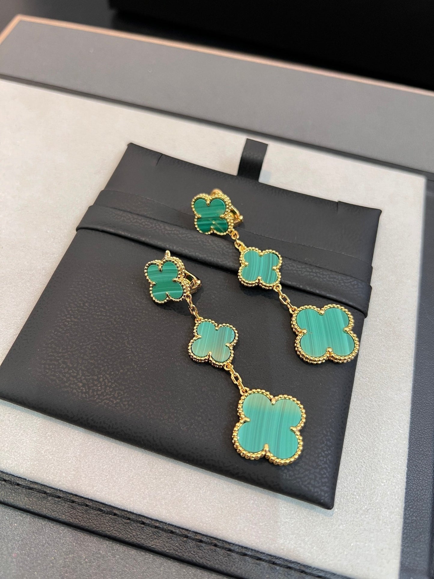[Angela Jewellery]CLOVER MALACHITE 3 MOTIFS GOLD