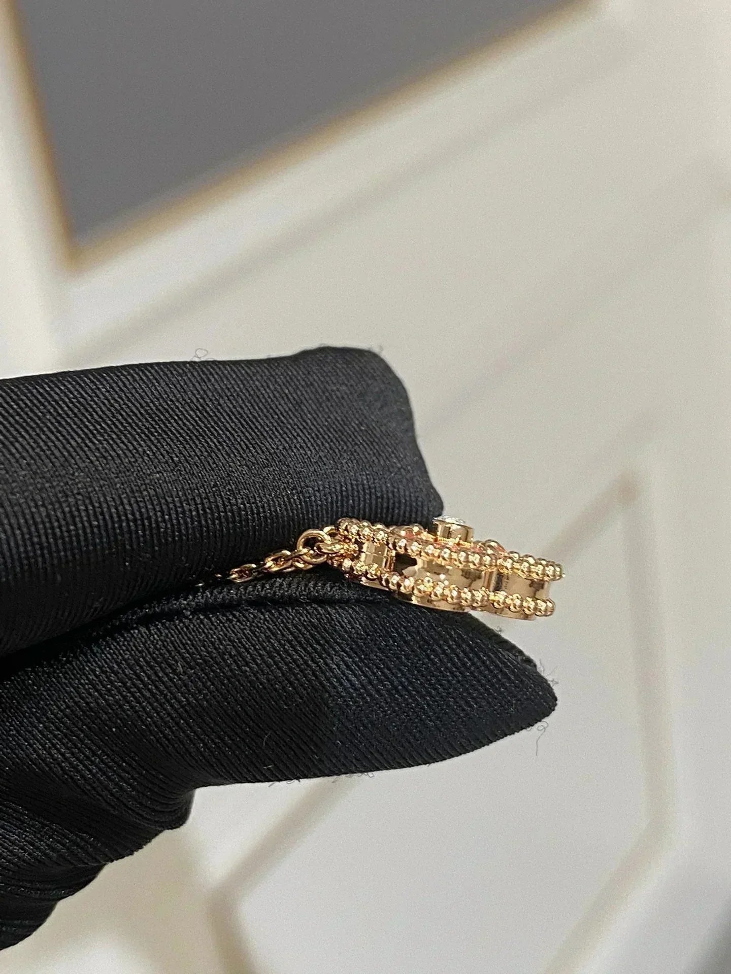 [Angela Jewellery]CLOVER 15MM DIAMOND RHODONITE NECKLACE