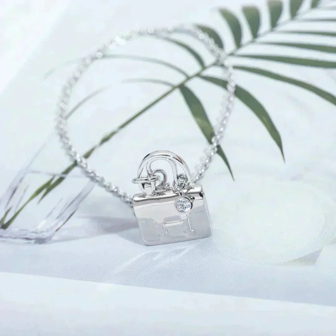 [Angela Jewellery]AMULETTE PEDANT SILVER NECKLACE