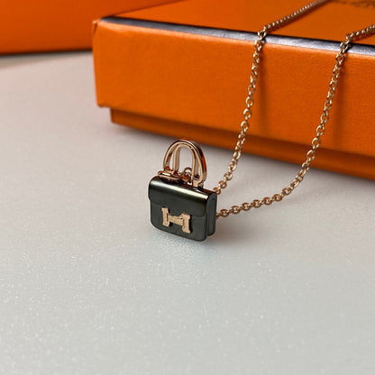 [Angela Jewellery]CONSTANCE BLACK PEDANT PINK GOLD NECKLACE