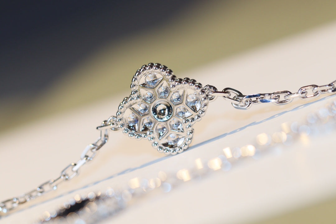 [Angela Jewellery]CLOVER 20 MOTIFS ONYX DIAMOND SILVER