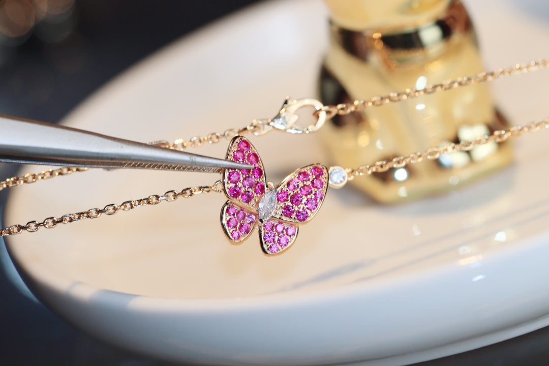 [Angela Jewellery]BUTTERFLY RED DIAMOND ROSE GOLD NECKLACE