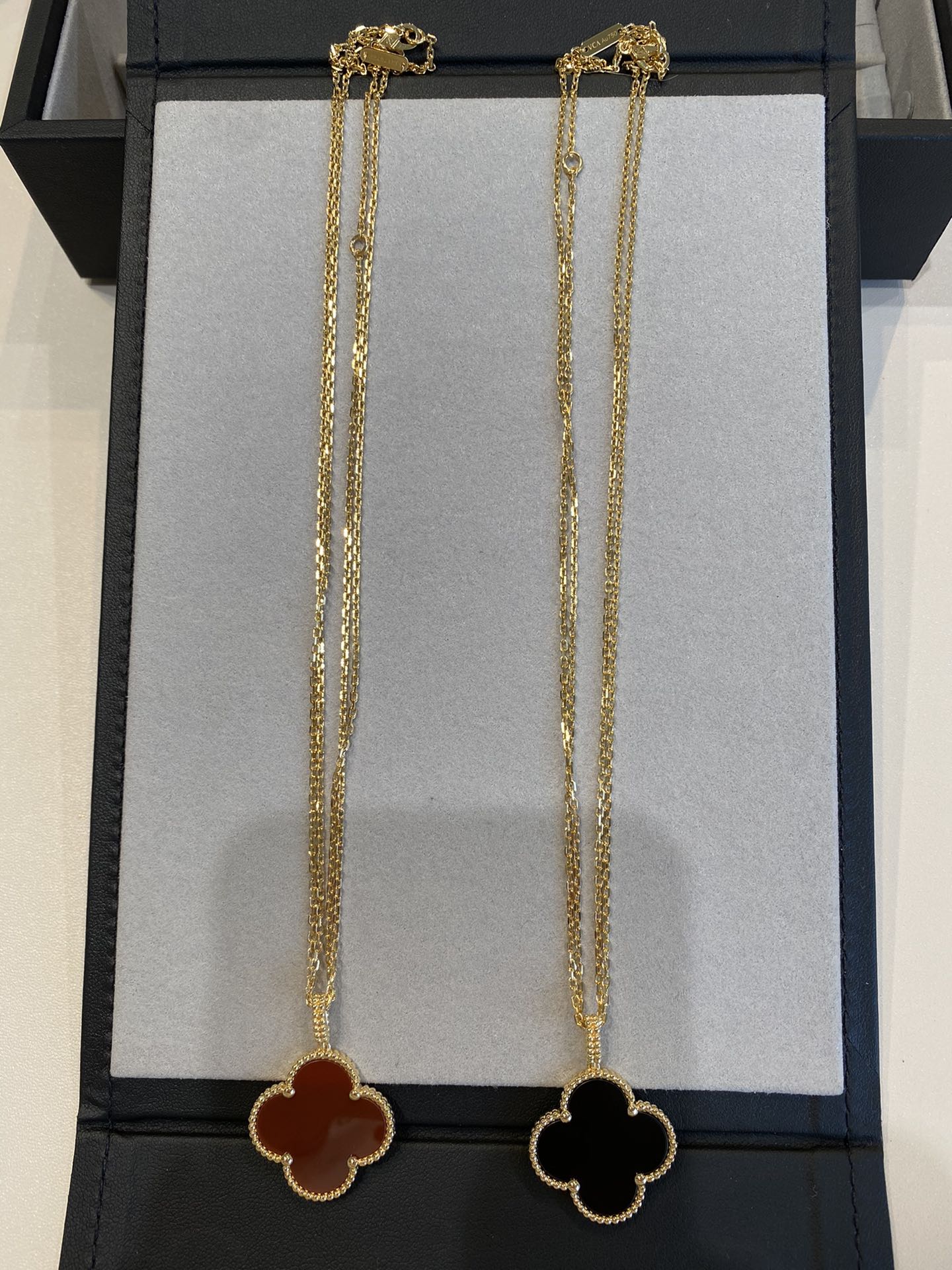 [Angela Jewellery]CLOVER 25MM NECKLACE GOLD CARNELIAN