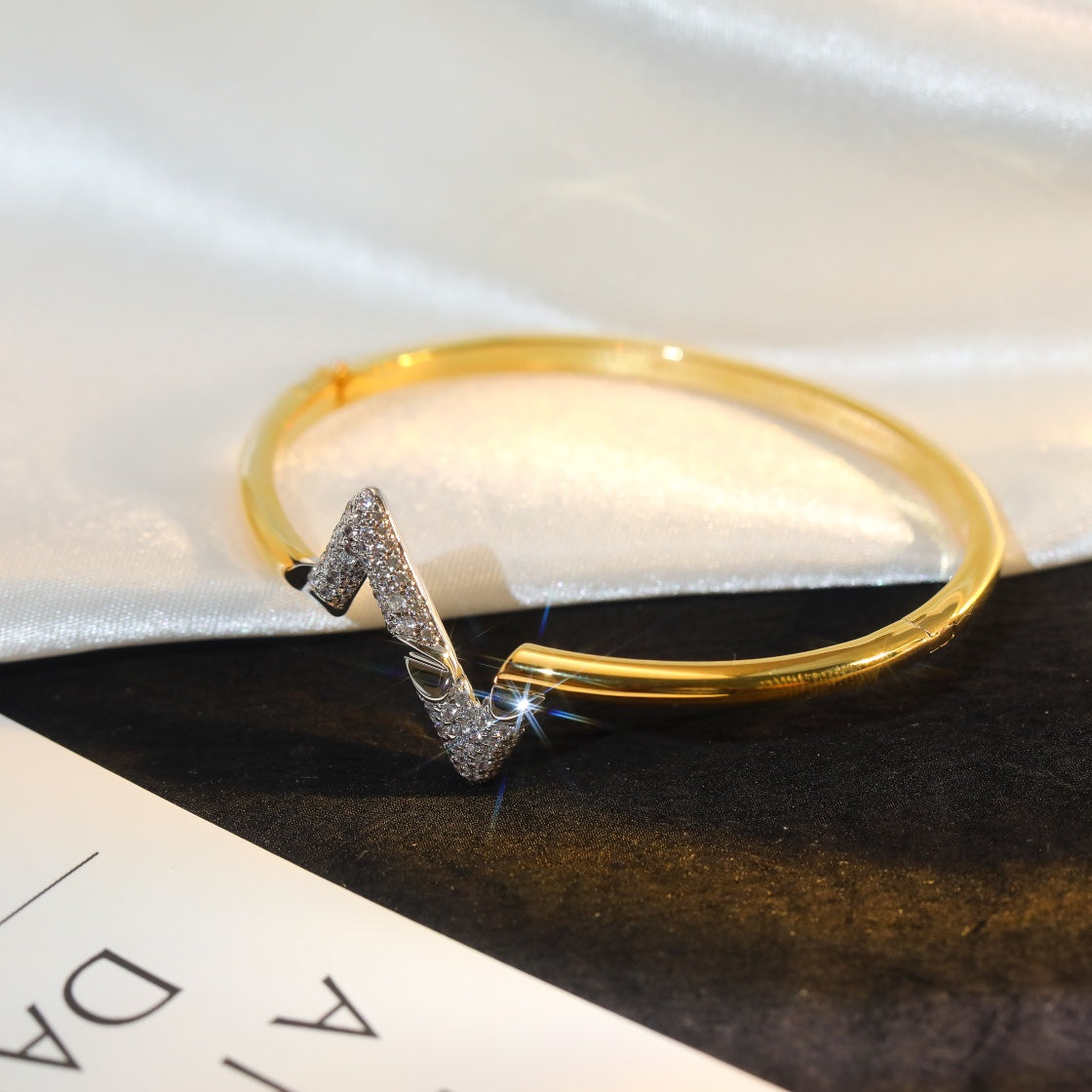 [Angela Jewellery]VOLTE UPSITE DOWN GOLD DIAMOND BRACELET