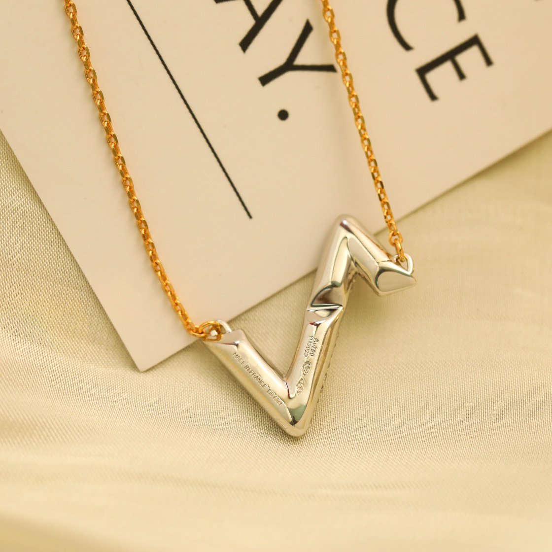 [Angela Jewellery]VOLT SILVER DIAMOND PEDANT NECKLACE