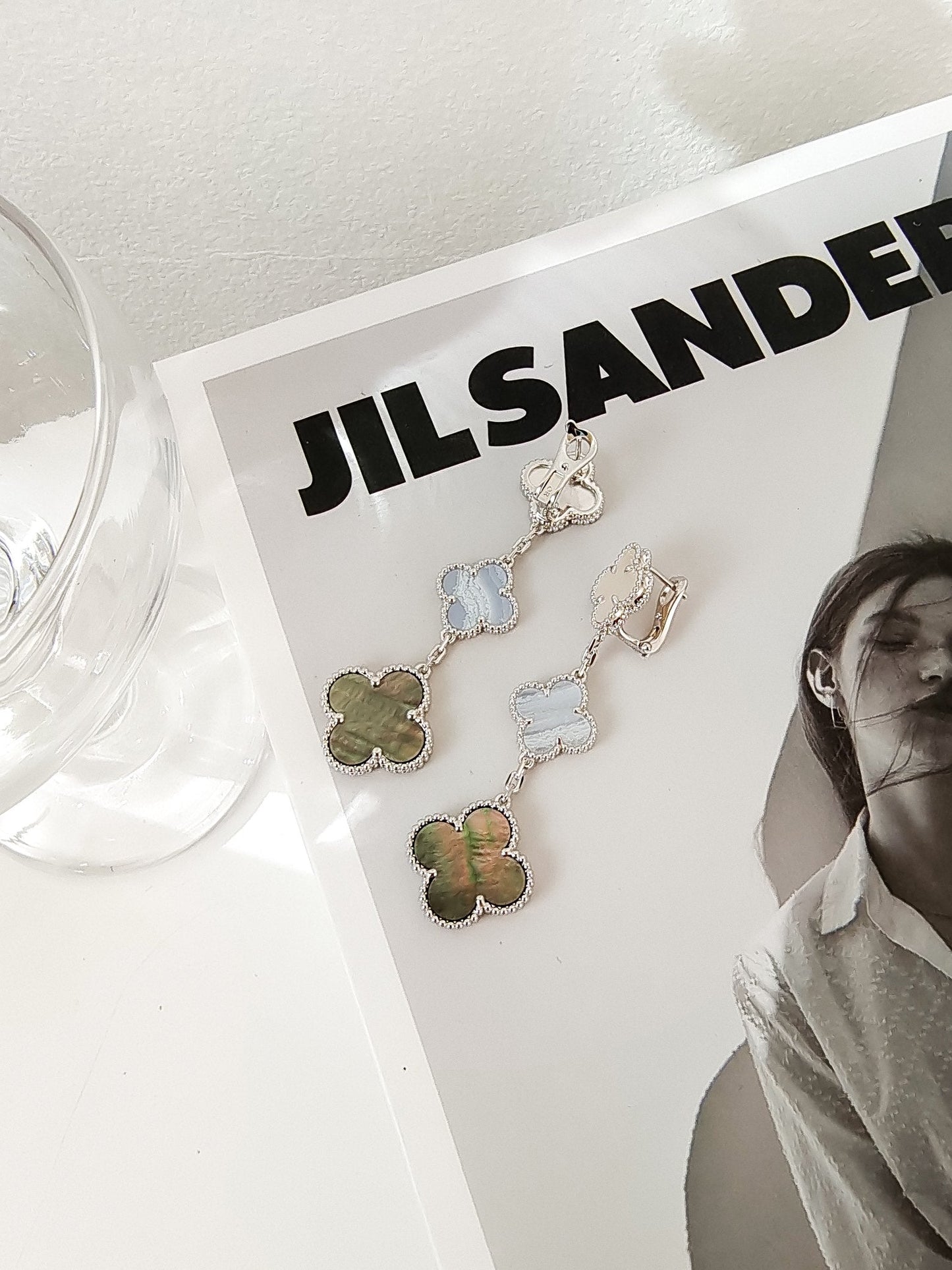 [Angela Jewellery]CLOVER 3 MOTIFS CHALCEDONY DARK MOP SILVER EARRINGS