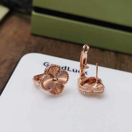 [Angela Jewellery]CLOVER MEDIUM STUD EARRINGS