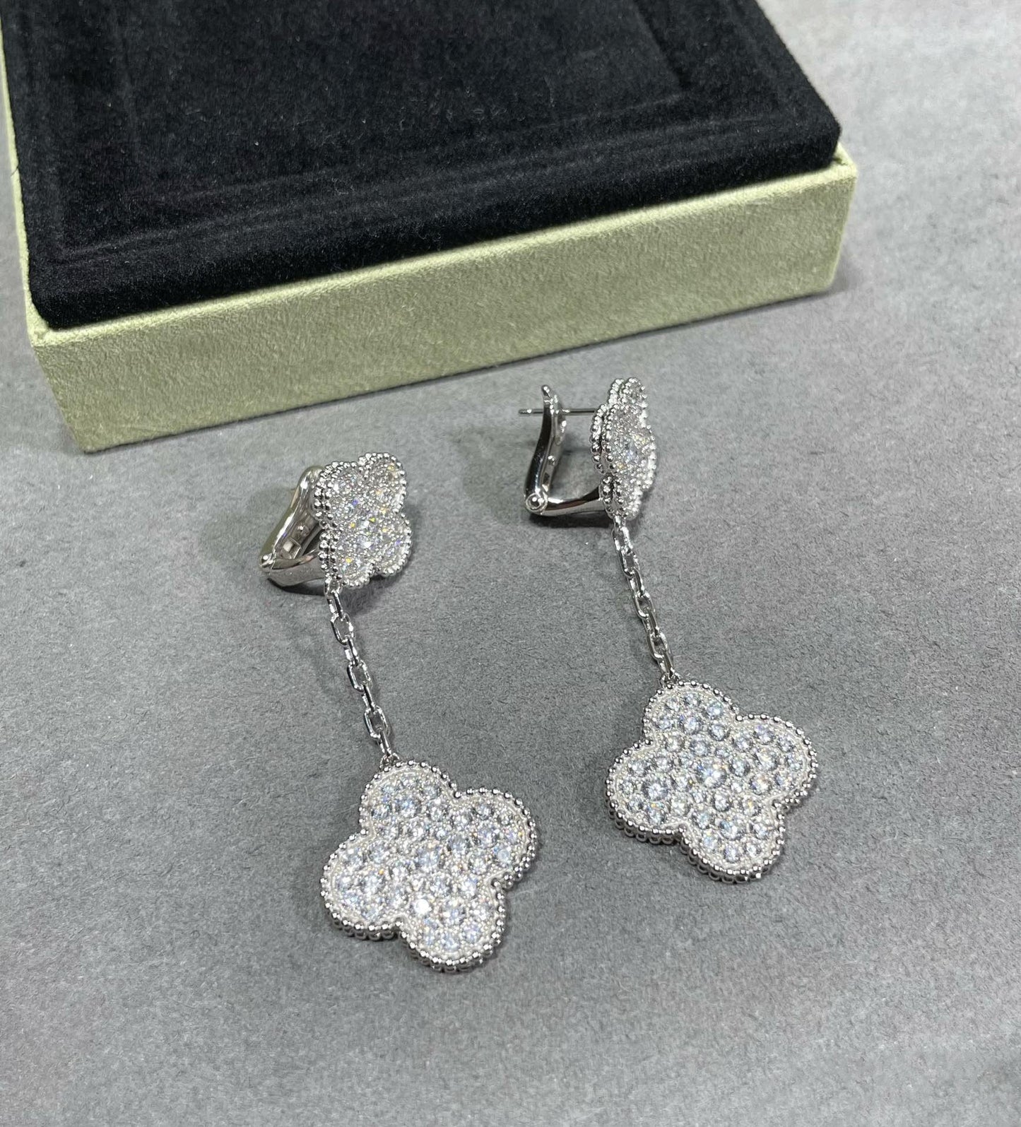 [Angela Jewellery]CLOVER 2 MOTIFS DIAMOND PAVED SILVER EARRINGS