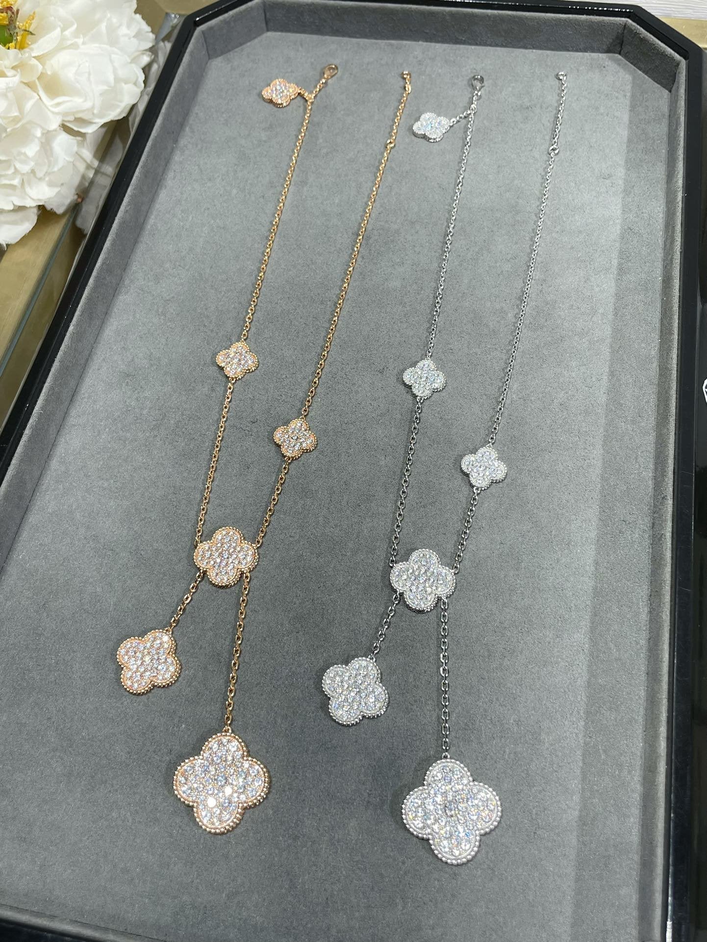 [Angela Jewellery]CLOVER 6 MOTIF DIAMOND PAVED NECKLACE