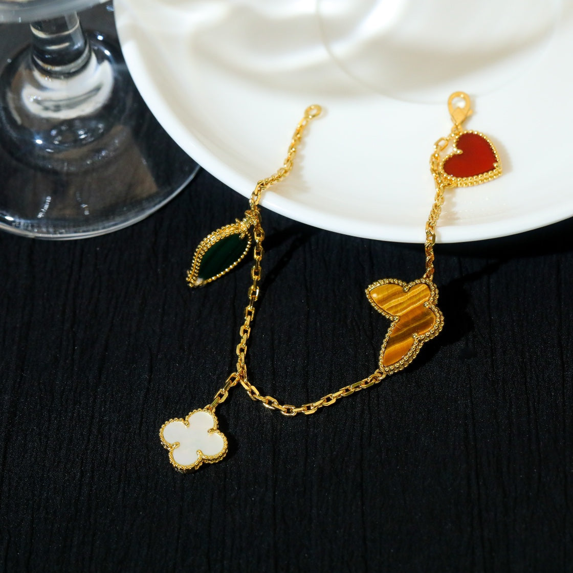 [Angela Jewellery]LUCKY SPRING 5 MOTIF GOLD BRACELET