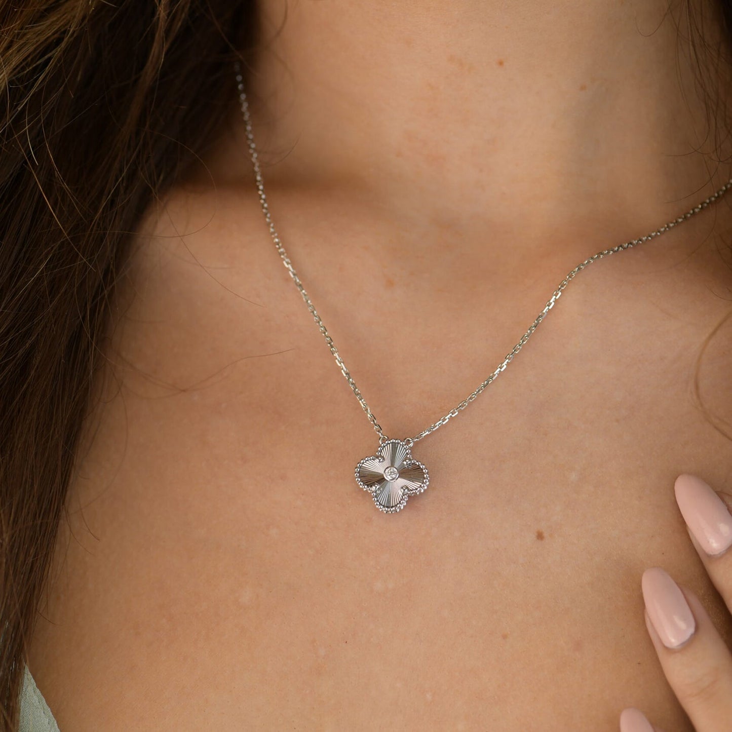 [Angela Jewellery]CLOVER  15MM DIAMOND LASER NECKLACE SILVER