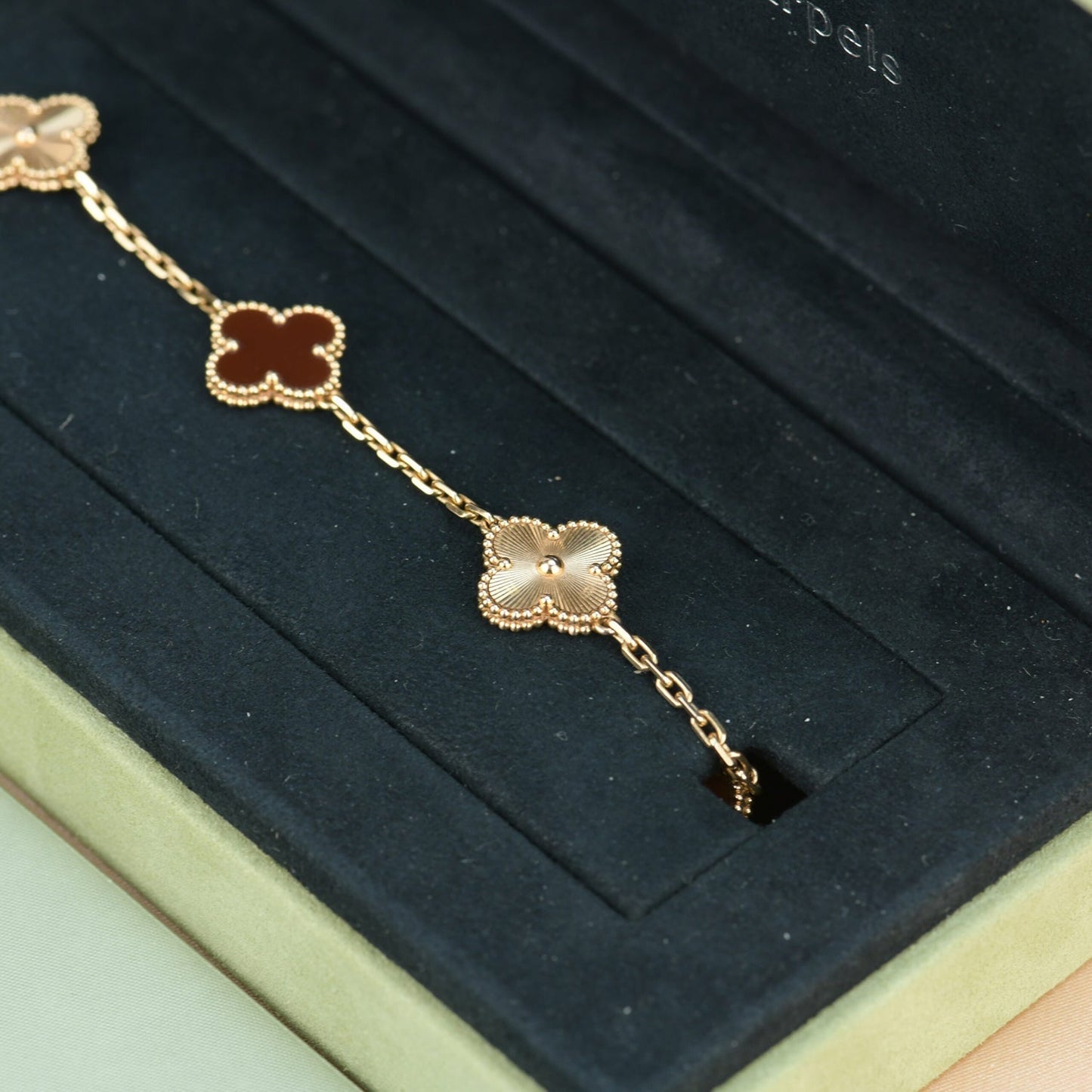[Angela Jewellery]CLOVER  5 MOTIFS CARNELIAN GOLD BRACELET