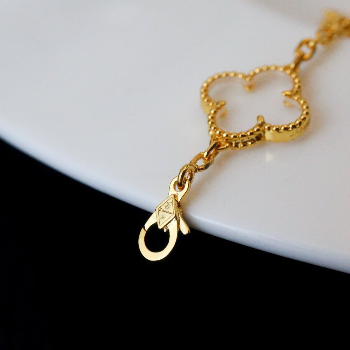 [Angela Jewellery]CLOVER 5 MOTIF ROCK CRYSTAL PINK GOLD BRACELET