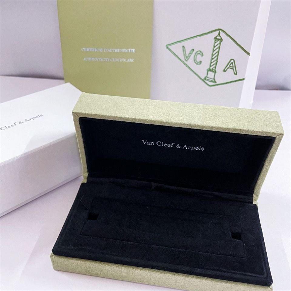 [Angela Jewellery]VA CLOVER BRACELET NECKLACE RING BOX GIFT BAG