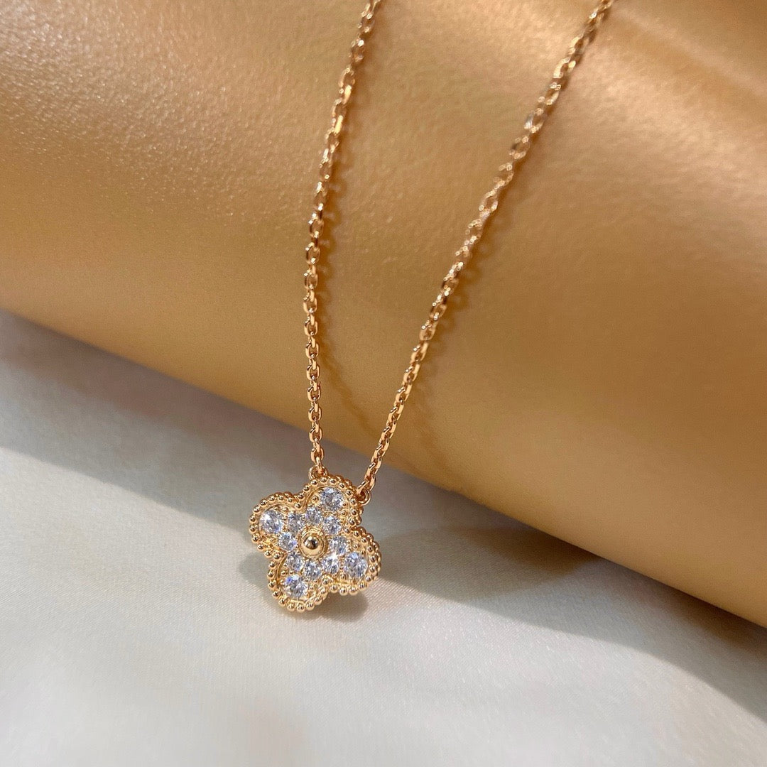 [Angela Jewellery]CLOVER 15MM DIAMOND SINGLE FLOWER NECKLACE