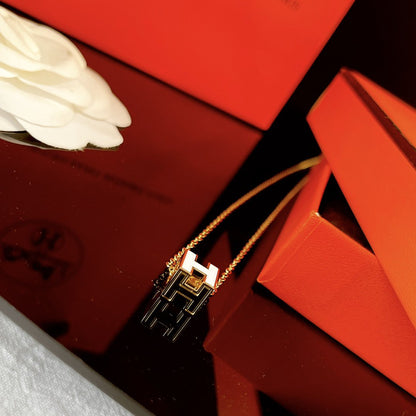 [Angela Jewellery]H WHITE SQUARE GOLD NECKLACE