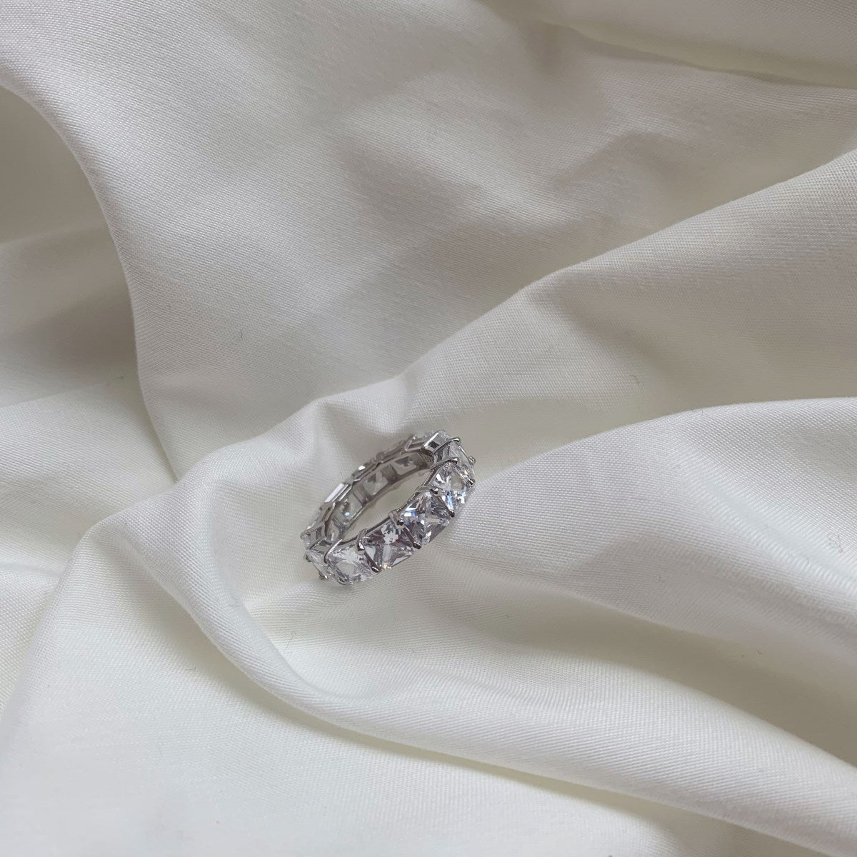 Angela Jewelry]Elegant Princess Cut Tennis Ring