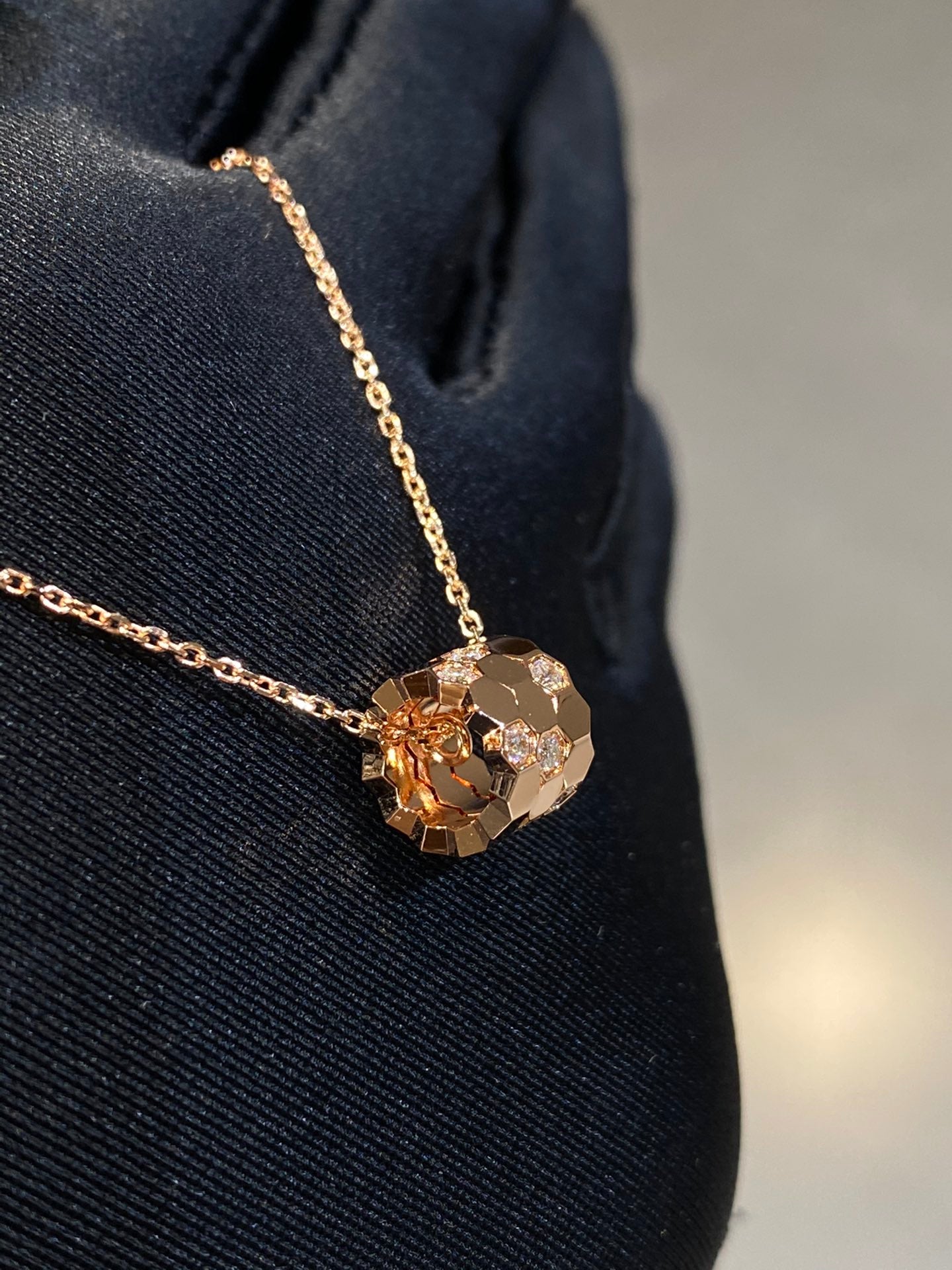 [Angela Jewellery]BEE LOVE DIAMOND NECKLACE