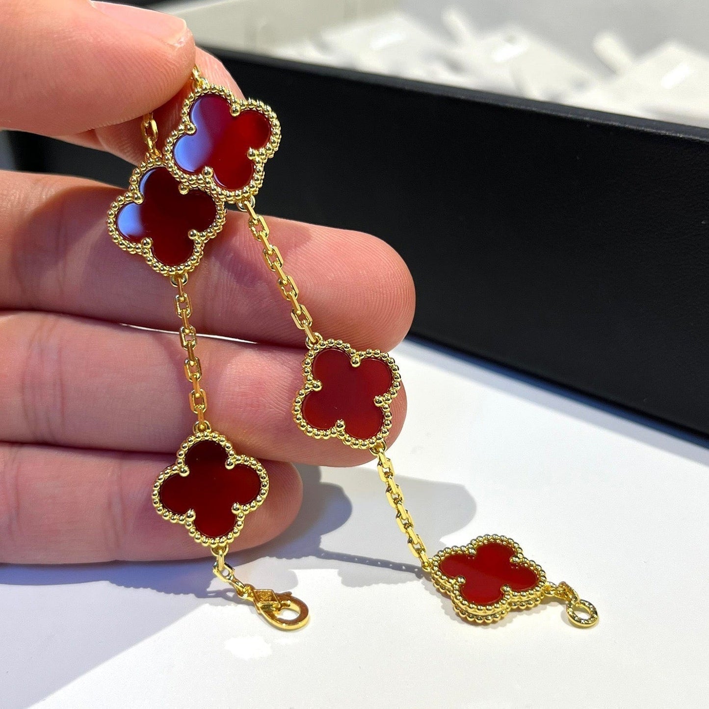 [Angela Jewellery]CLOVER 5 MOTIFS RED AGATE  BRACELET