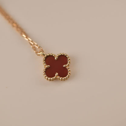 [Angela Jewellery]CLOVER MINI 9.5MM WHITE CARNELIANS NECKLACE