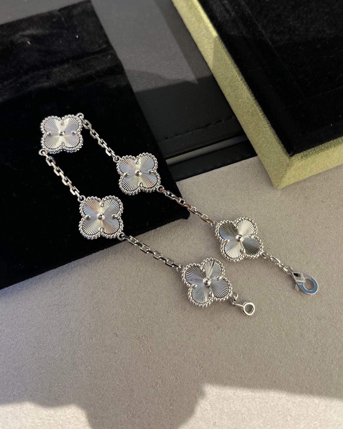 [Angela Jewellery]CLOVER SILVER 5 MOTIFS BRACELET